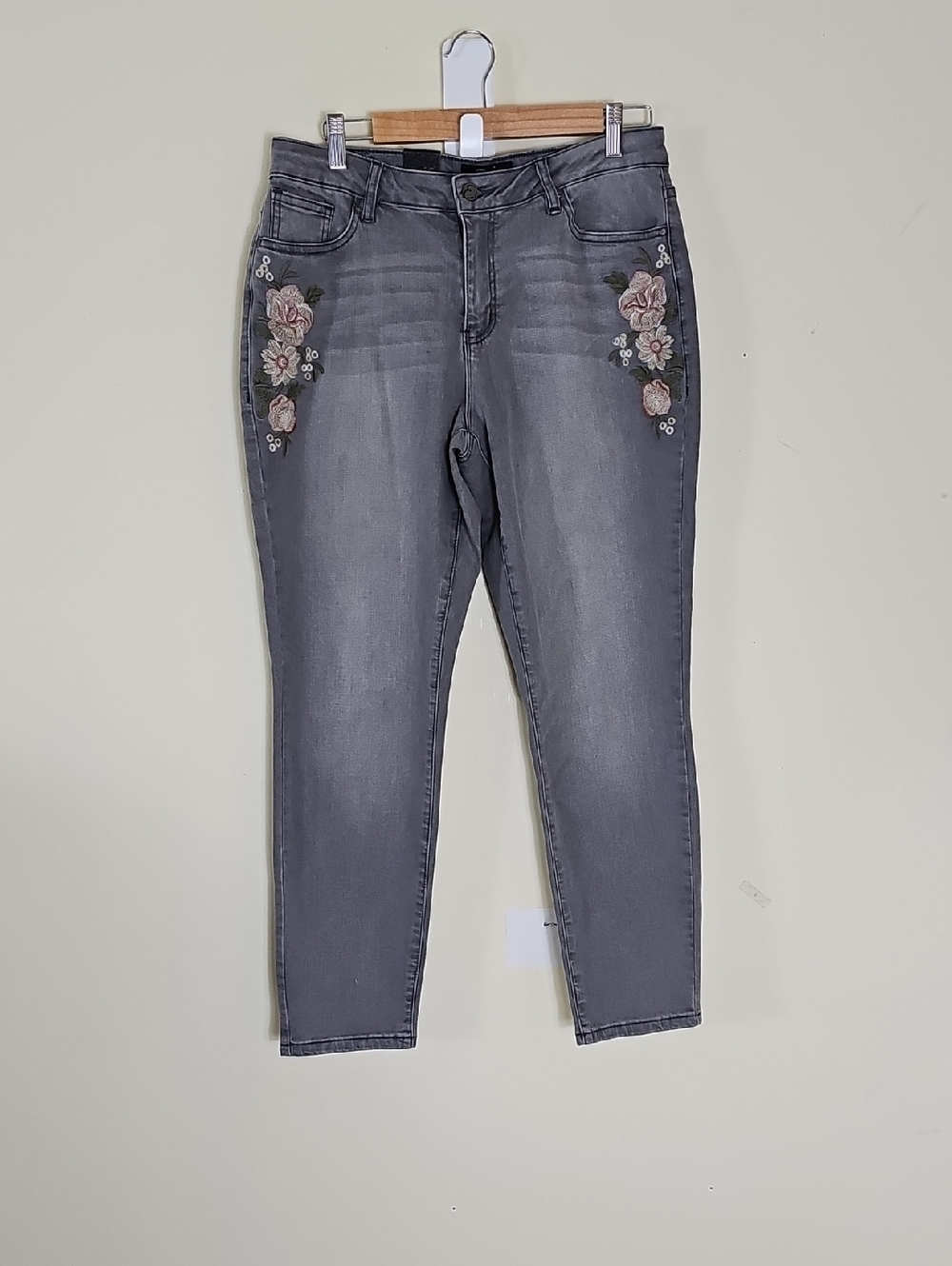 Earl Jeans Embroidered Grey Women's Size 14 NWT